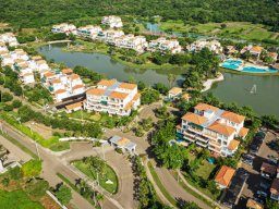 C.R. Laguna Club